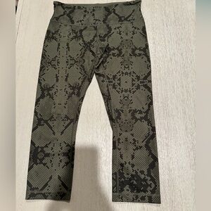 LULULEMON Wunder Under Crop Green Snake Print Full-On Luon Leggings Size 8